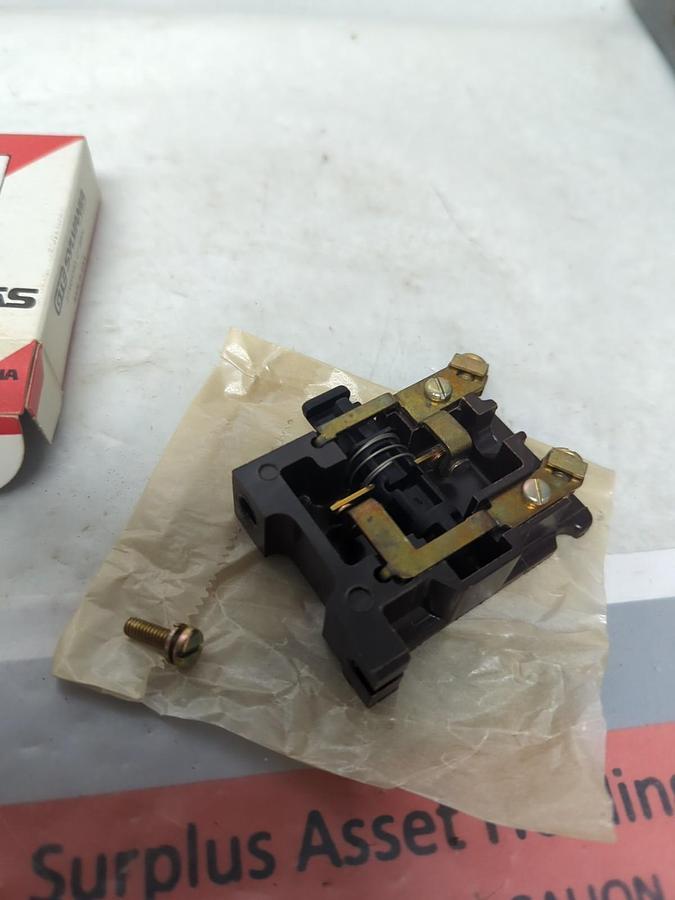 SYLVANIA,KPM-21A,CONVERTABLE POLE KIT 10A AC 600V NOS