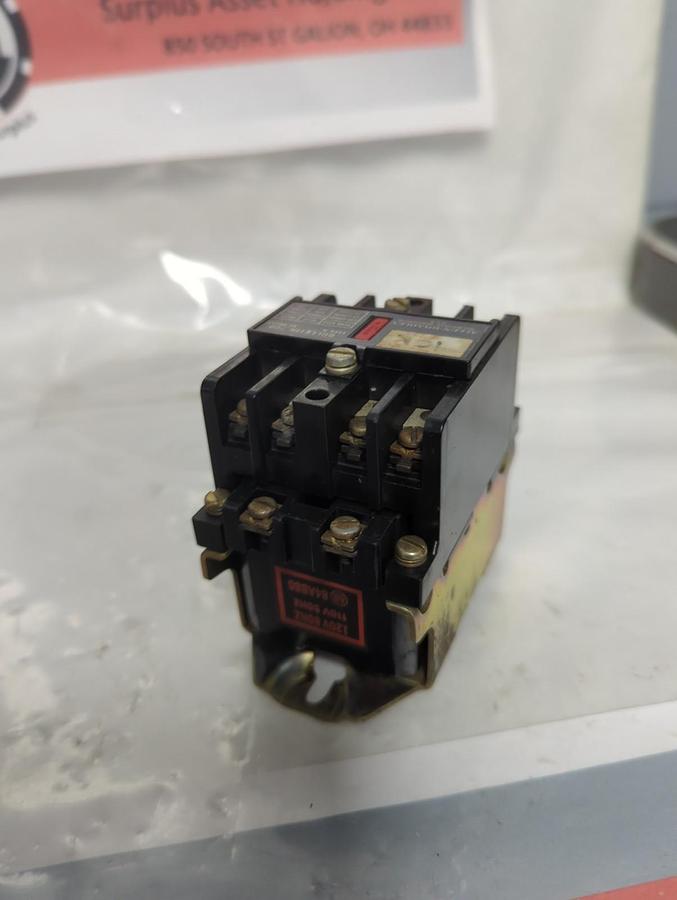 Used ALLEN BRADLEY,700-N400A1,INDUSTRIAL CONTROL RELAY SERIES C PRE-OWNED