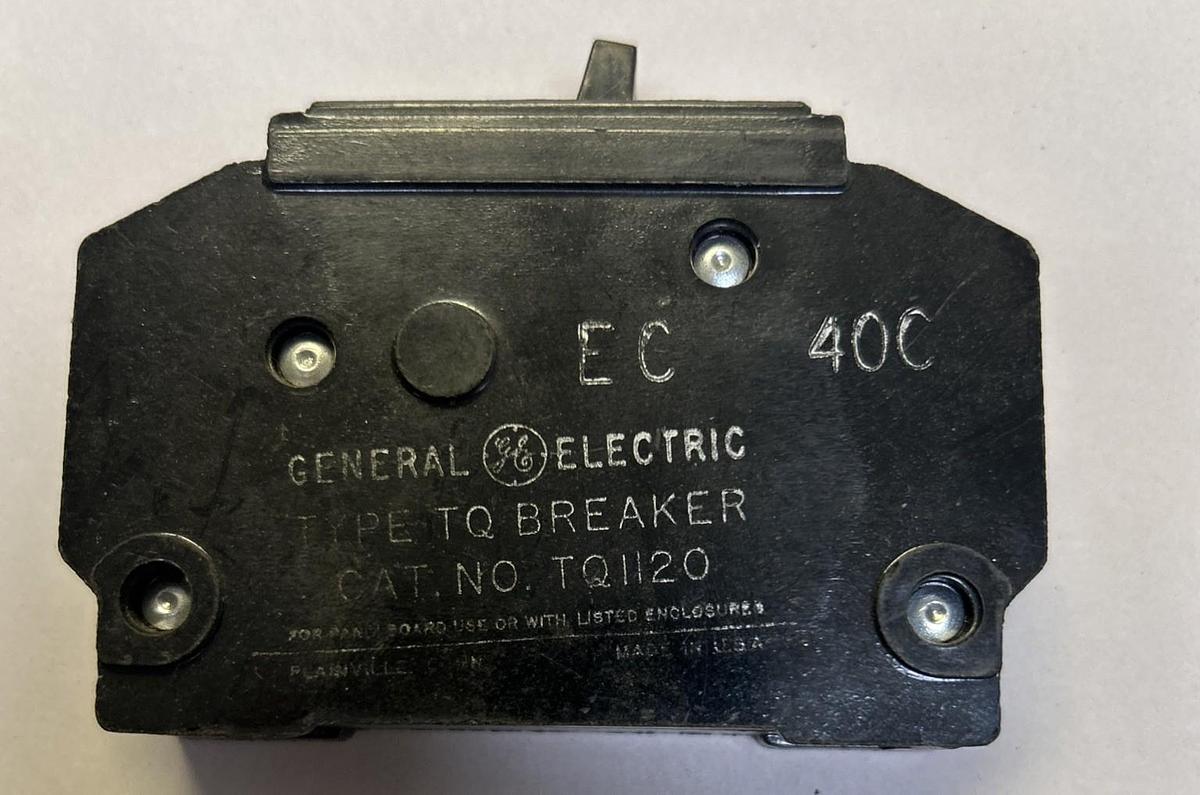 Used GENERAL ELECTRIC,TQ1120,CIRCUIT BREAKER 20A 120/240V 1P LOT OF 13