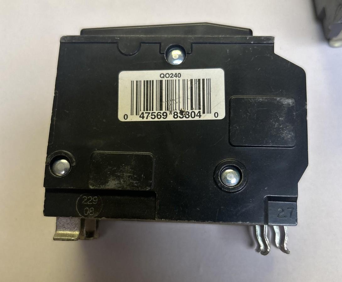 Used SQUARE D,Q0240,CIRCUIT BREAKER 40A 120/240V 2P LOT OF 3