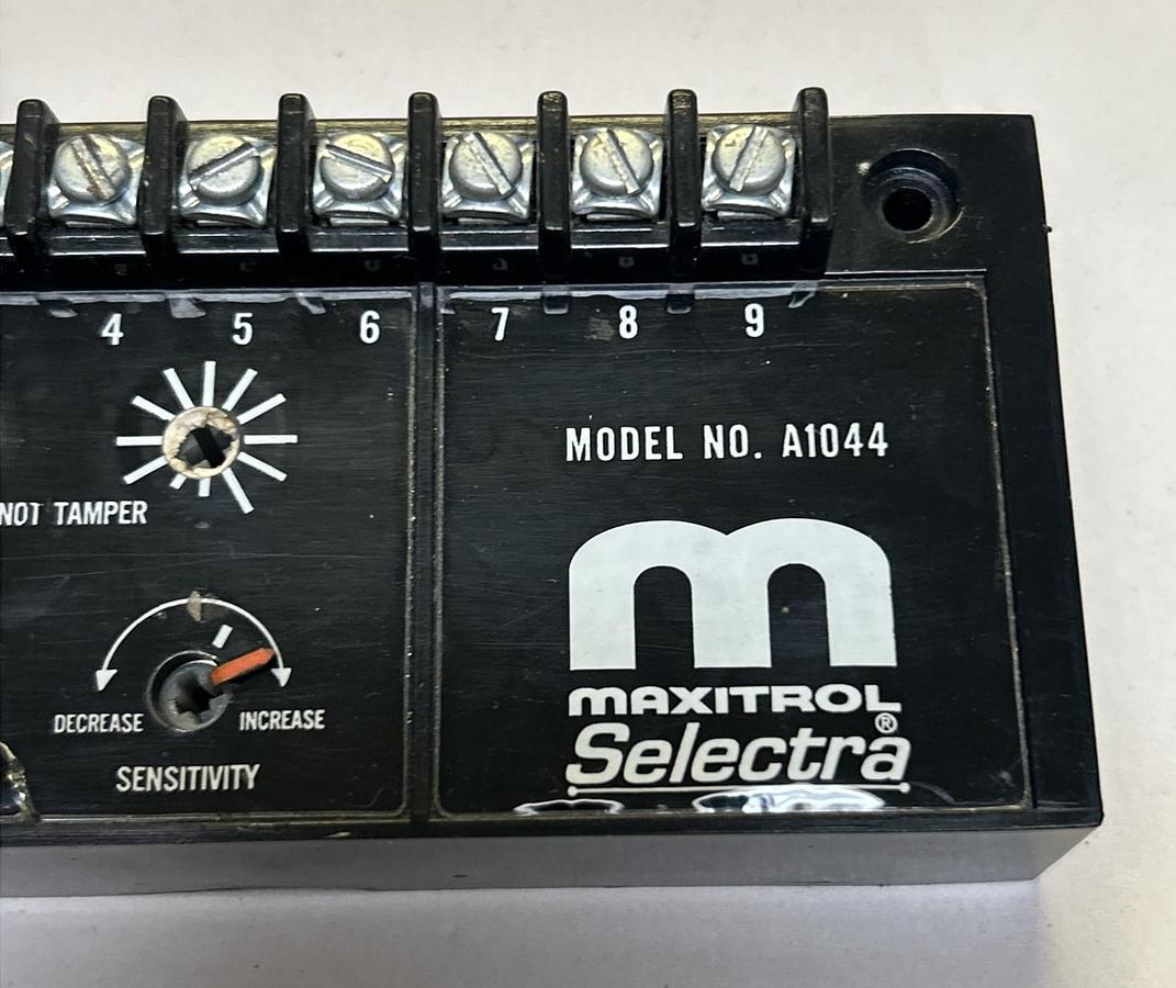 Used MAXITROL,A1044,AMPLIFIER
