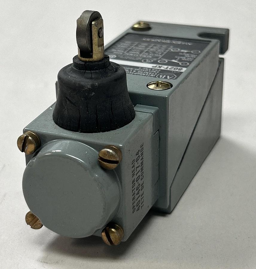 ALLEN BRADLEY,802T-KP,OILTIGHT LIMIT SWITCH NOS
