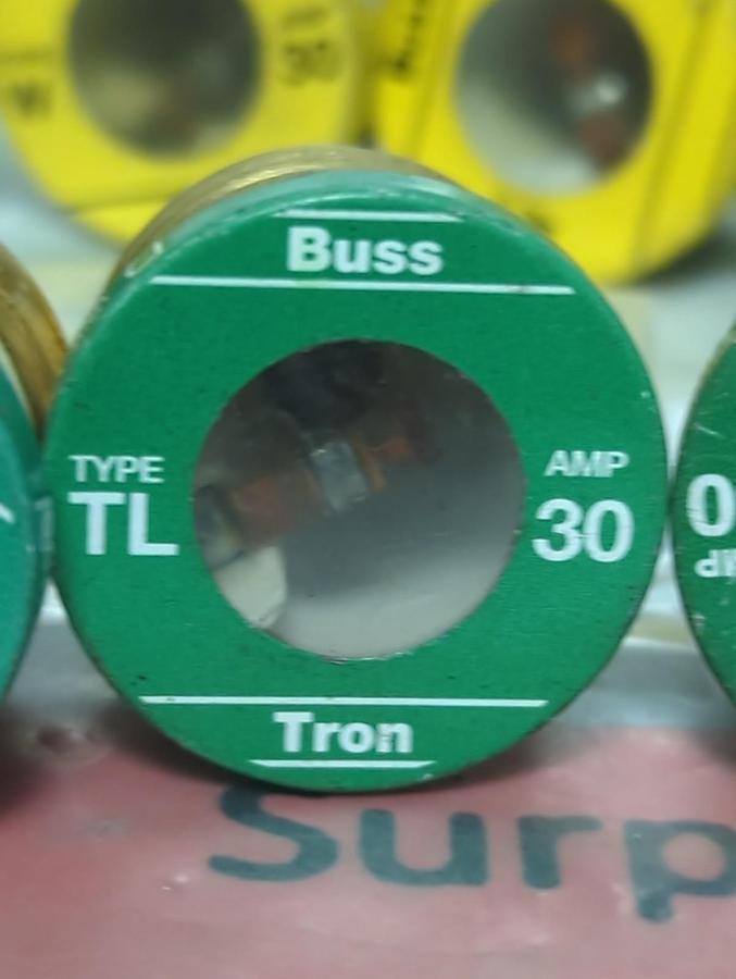 Used BUSSMANN,30 AMP,SCREW IN FUSE 30 AMP LOT OF 25 PRE-OWNED