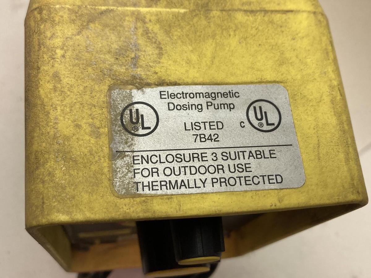 Used LMI Milton Roy,A151-392SI,Electromagnetic Dosing Pump 110 PSI Max