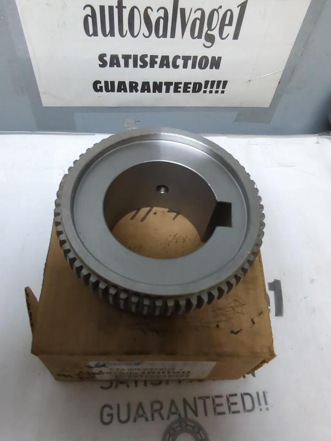 LOVEJOY,C 2.5,HUB WITH CENTER 2-1/2 INCH BORE 5/8 IN X 5/16 IN KW NOS