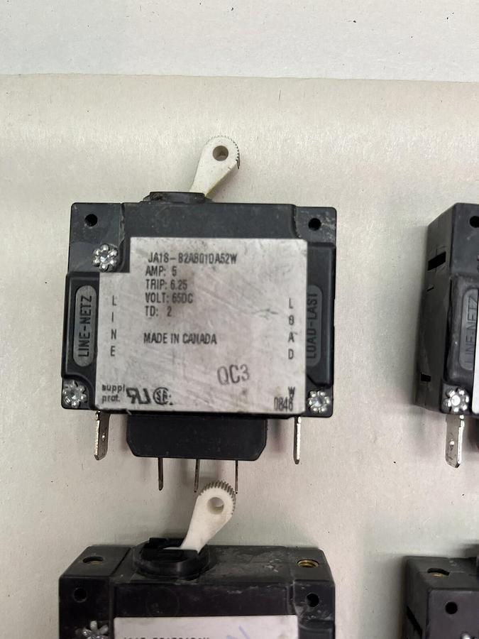 Used HEINEMANN,JA1S-B2AB01DAW,BREAKER 5AMP 65VDC LOT OF 14