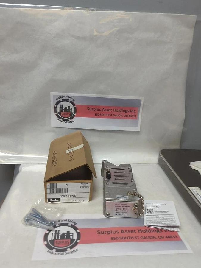 Used PARKER,K022090,DOUBLE SOLENOID SUB BASE 3/8 INCH NOS