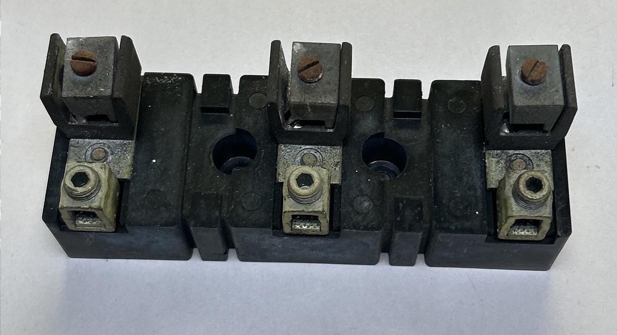 Used ALLEN BRADLEY,X-402128,FUSE BLOCK 100A 600V