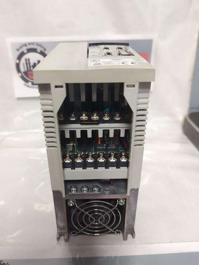 Used MITSUBISHI,MR-J2-200CT,SERVO DRIVE UNIT 2kw 3-PHASE PRE-OWNED