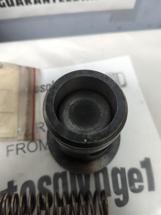 VICKERS,761586,CARTRIDGE VALVE INSERT NOS