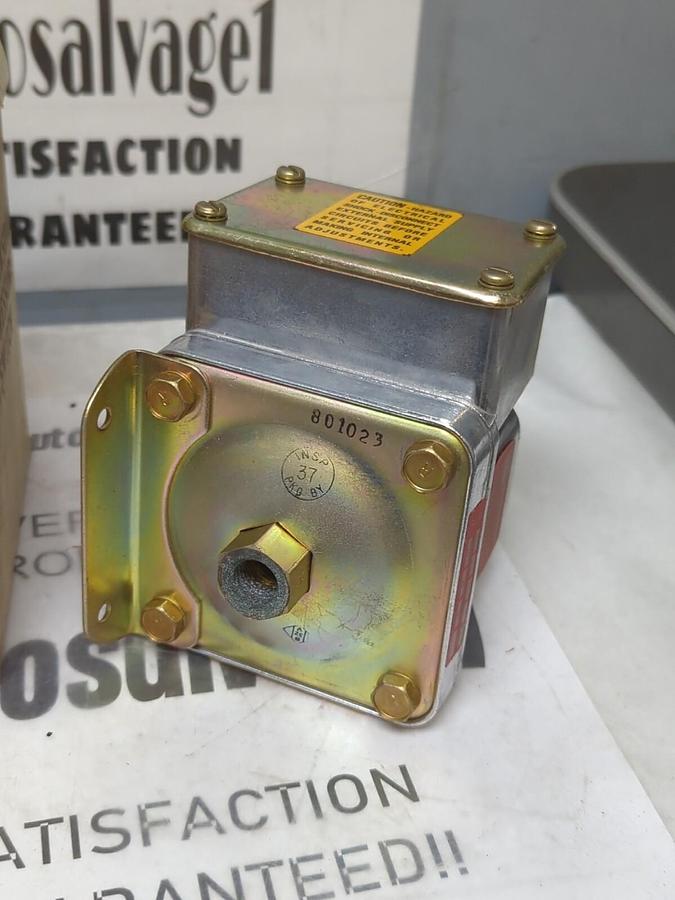 BARKSDALE,DIT-A80,PRESSURE SWITCH 160 PSI NOS