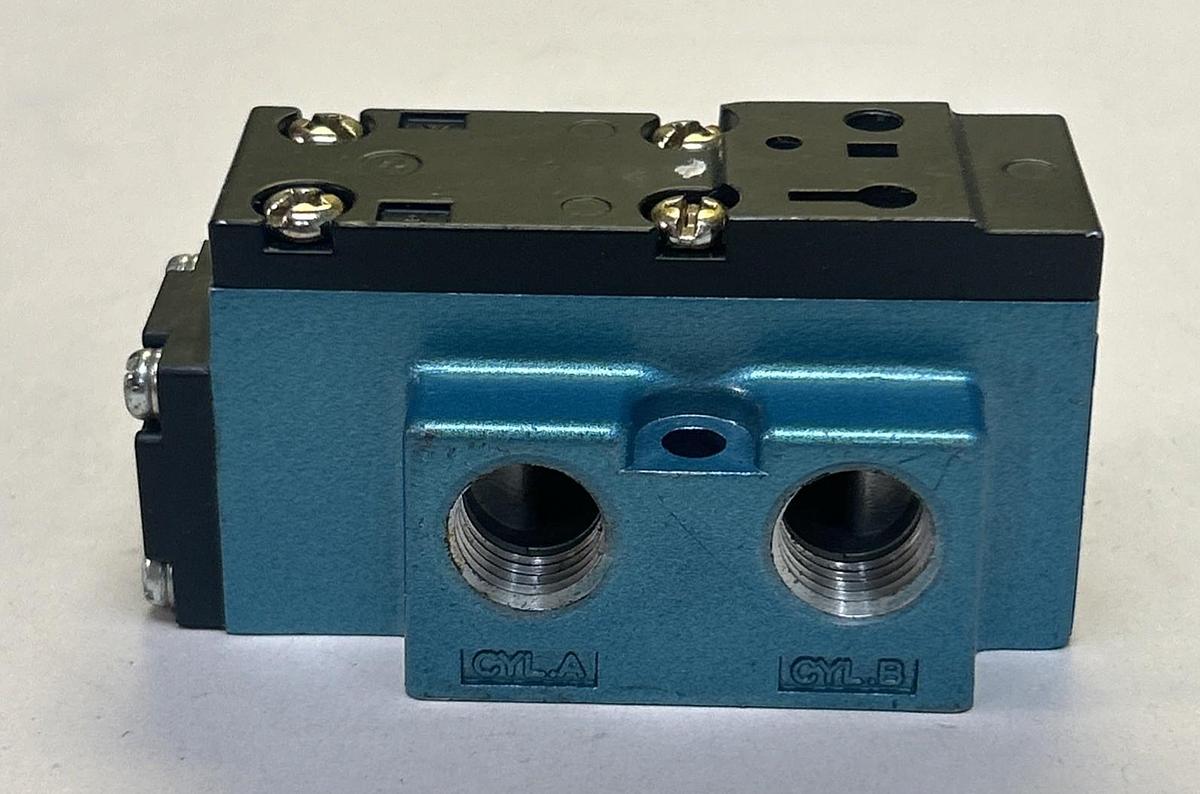 Used MAC VALVES,912B-PM-111JJ,SOLENOID VALVE 25-150 PSI