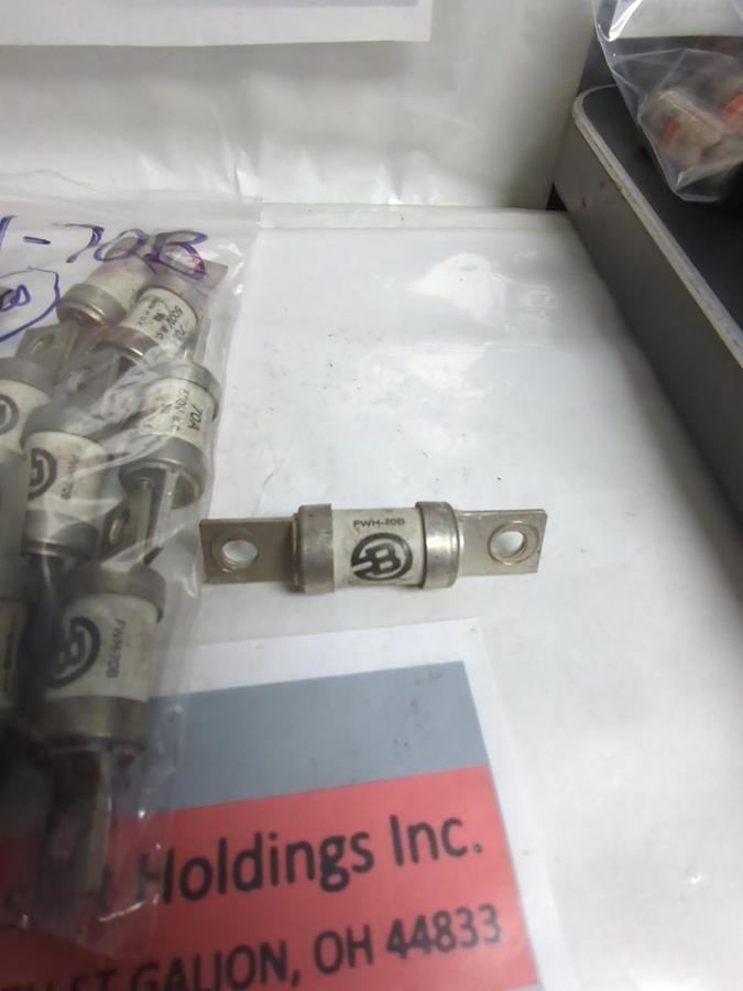 Used COOPER BUSSMANN,FWH-70B,SEMICONDUCTOR 70 AMP FUSE LOT OF 19 PRE-OWNED
