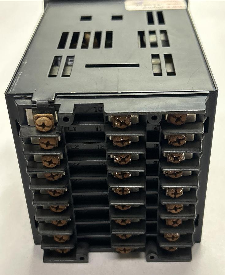 Used HONEYWELL,DC300K-0-083-21-0C00-0,TEMPERATURE CONTROLLER