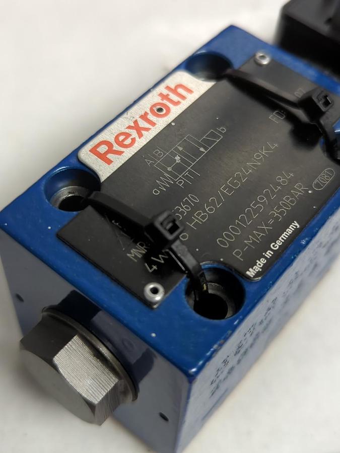 REXROTH,R900553670,DIRECTIONAL CONTROL VALVE 4WE 6 HB62/EG24N9K4 NOS