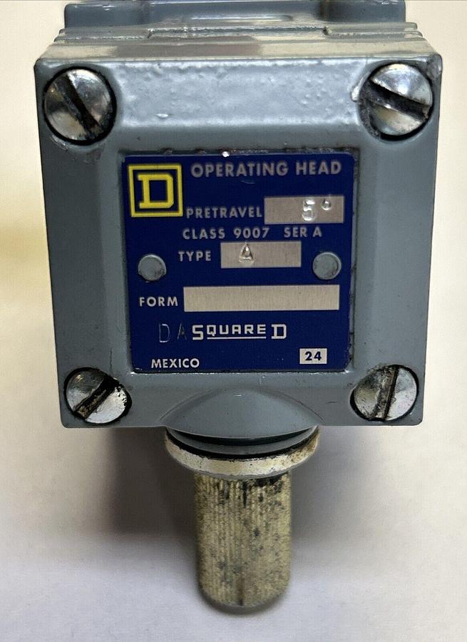 Used SQUARE D,9007C52A,LIMIT SWITCH