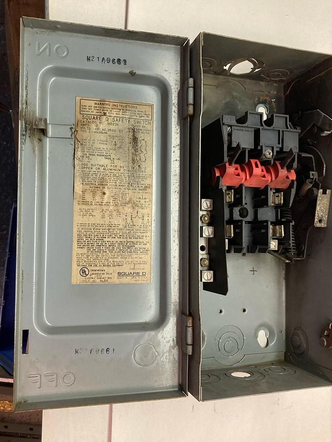 Used Square D,H221N,Circuit Breaker 30A 240V Type 1 Enclosure