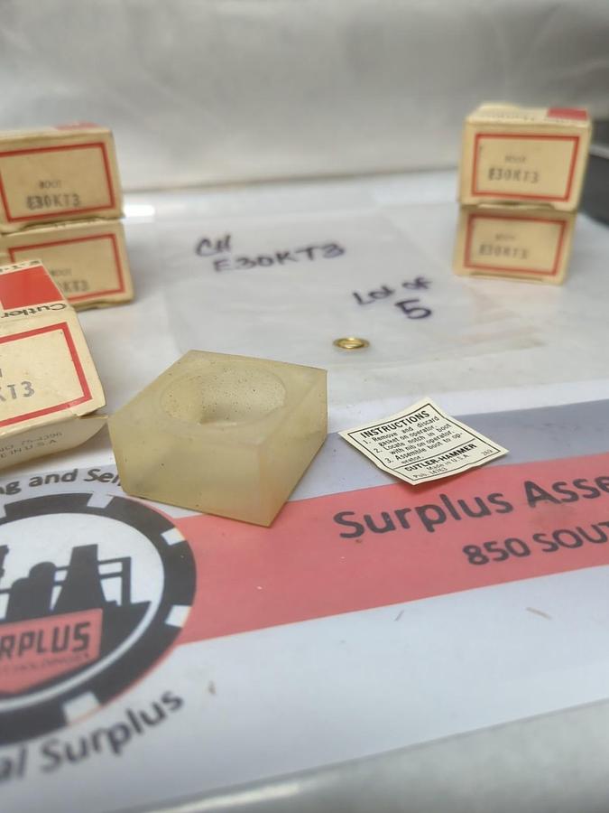 CUTLER-HAMMER,E30KT3,TRANSPARENT RUBBER BOOT LOT OF 5 NOS