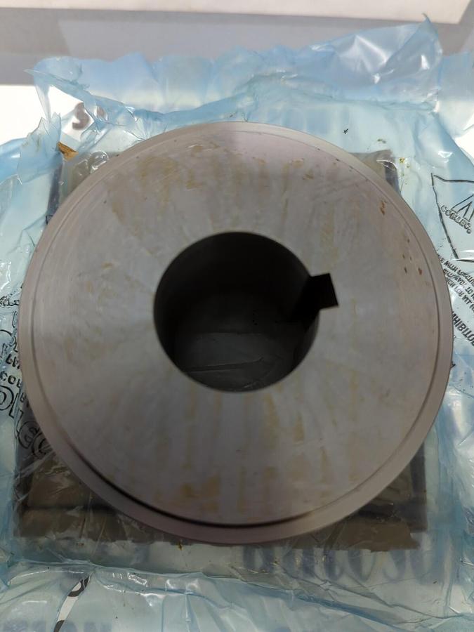 REXNORD,20SHCB STL,STRAIGHT BORE HUB CUSTOM BORE 1.675 INCH NOS