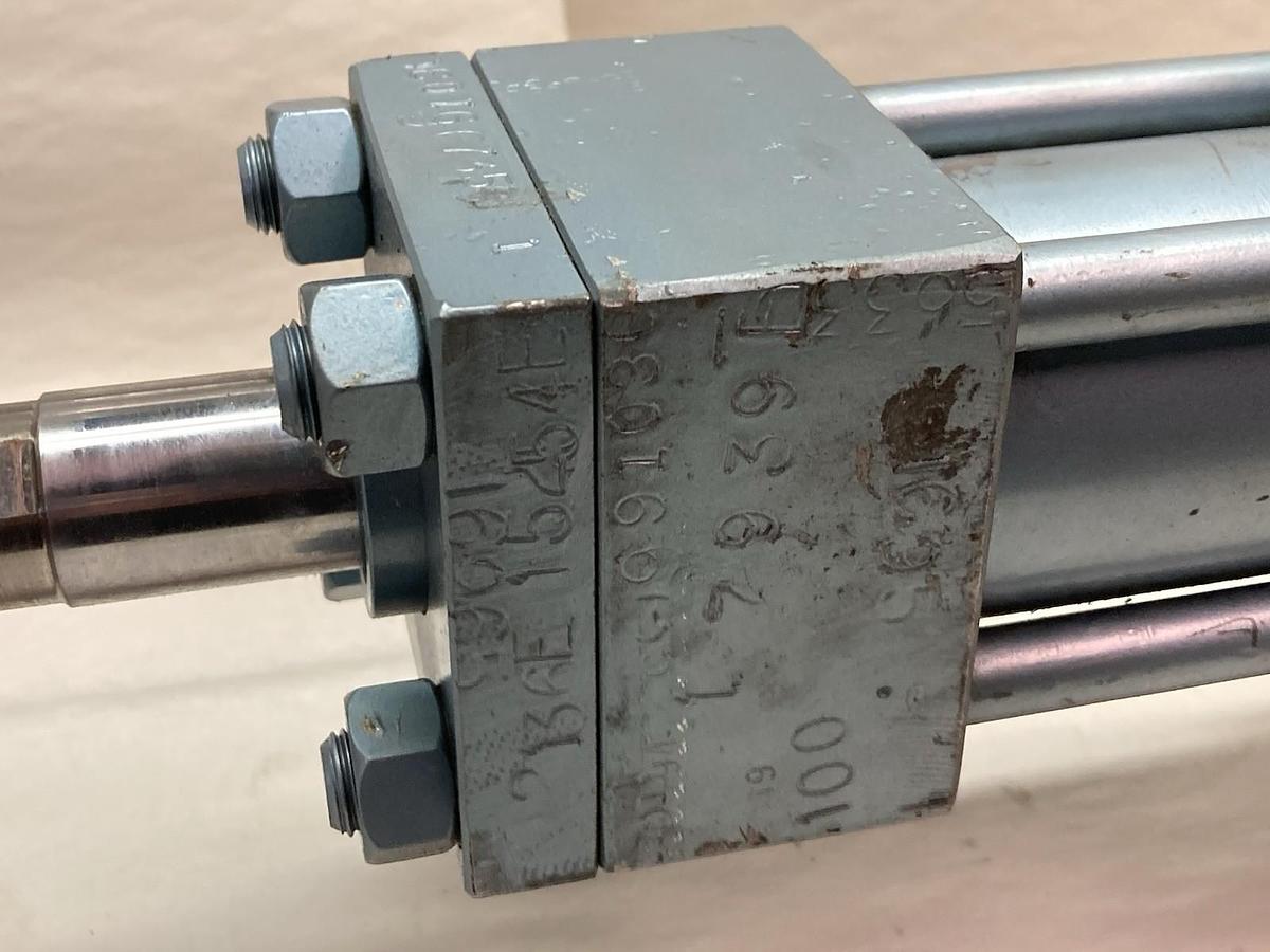 Used R&M,375A-16964,Hydraulic Cylinder 2x4x1 16965