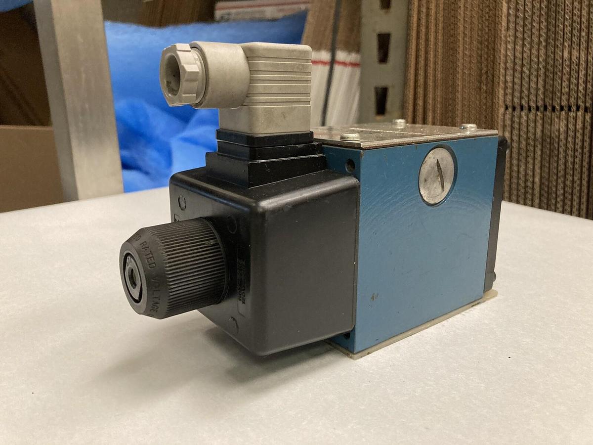 Used Mannesmann Rexroth,4WE10D31/CW110NZ4/V,Valve Assembly