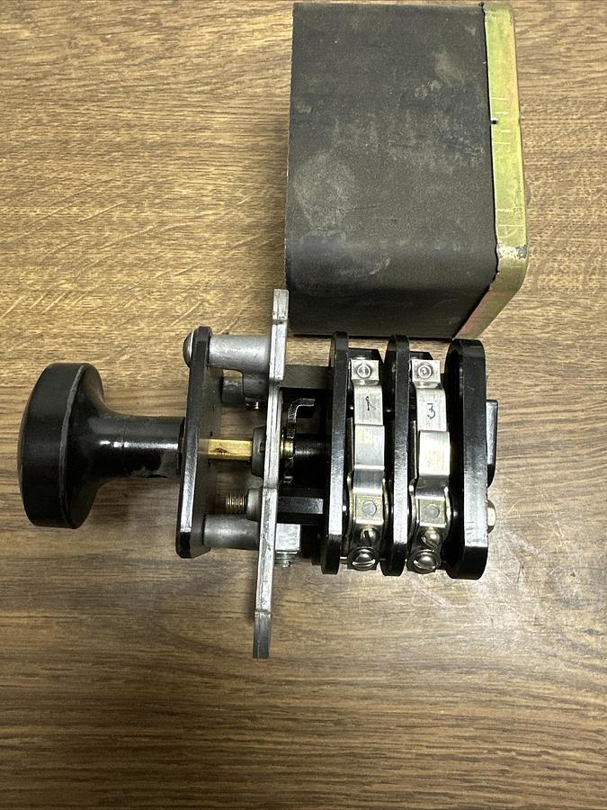 Used GE,16SB1BB365SSM2V,Type SB1 Rotary Switch