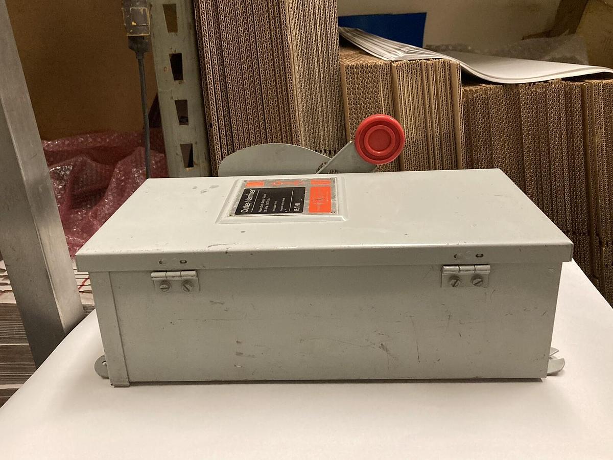 Cutler-Hammer,DH321FDK,Heavy Duty Saftey Switch  30A  3 Pole Type 12  3R