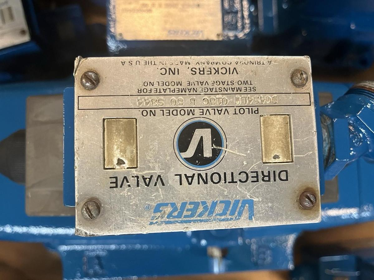 Used VICKERS,DF5S4LW-16-6C-W-B-80,HYDRAULIC DIRECTIONAL CONTROL VALVE