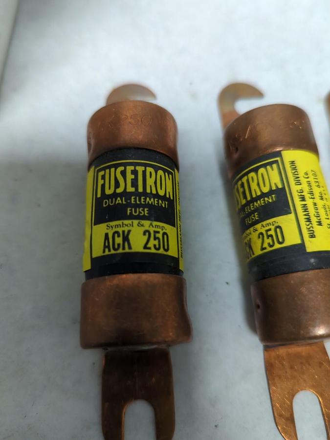 BUSSMANN,ACK-250,DUAL ELEMENT FUSE 250 AMP LOT OF 3 NOS