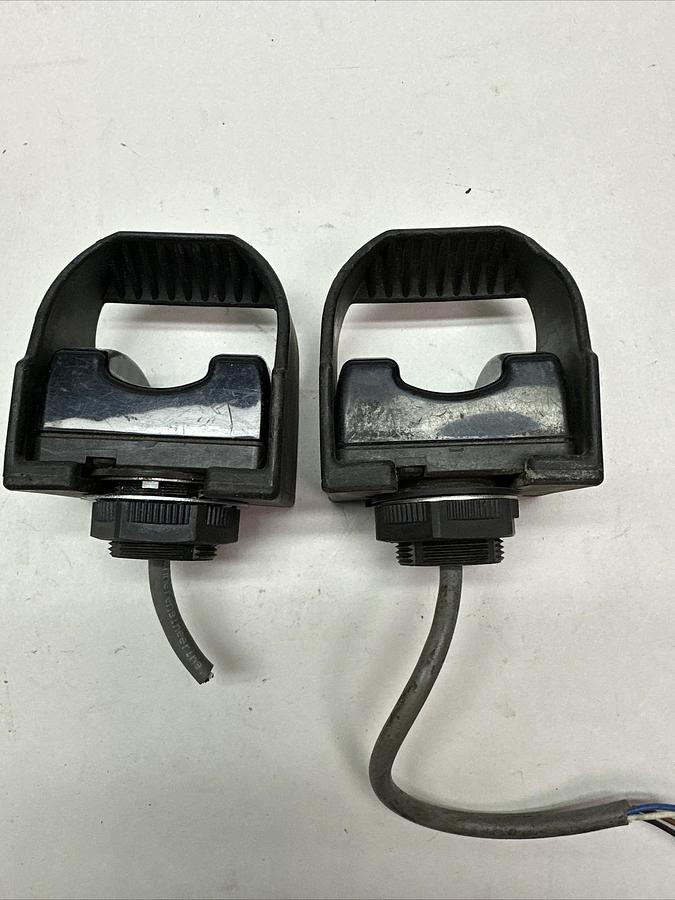 Used Banner,OTBVP6,Optical Touch Button Sensor wOTC-1-BK Field Cover LOT of 2