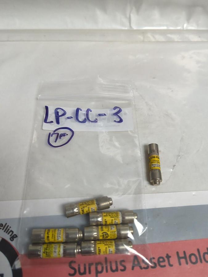 Used COOPER BUSSMANN,LP-CC-3,LOW-PEAK 3 AMP FUSE LOT OF 7 PRE-OWNED