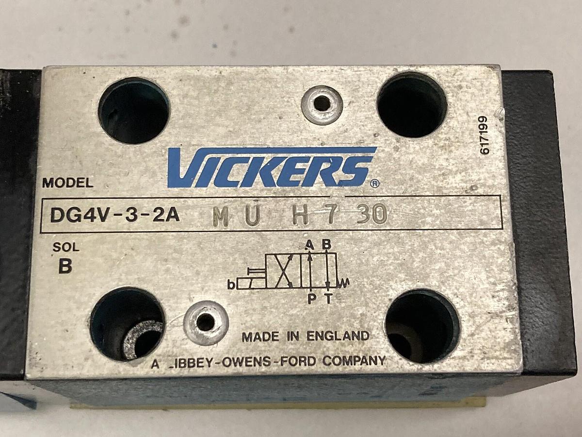 Used Eaton,DG4V-3S-2A-M-U-H5-60,Solenoid Operated Directional Valve