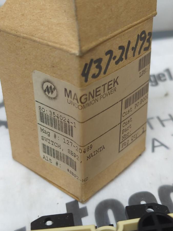 MAGNETEC,127-20489 SBP2-H2,TWO BUTTON PUSH-BUTTON PENDANT SWITCH NOS