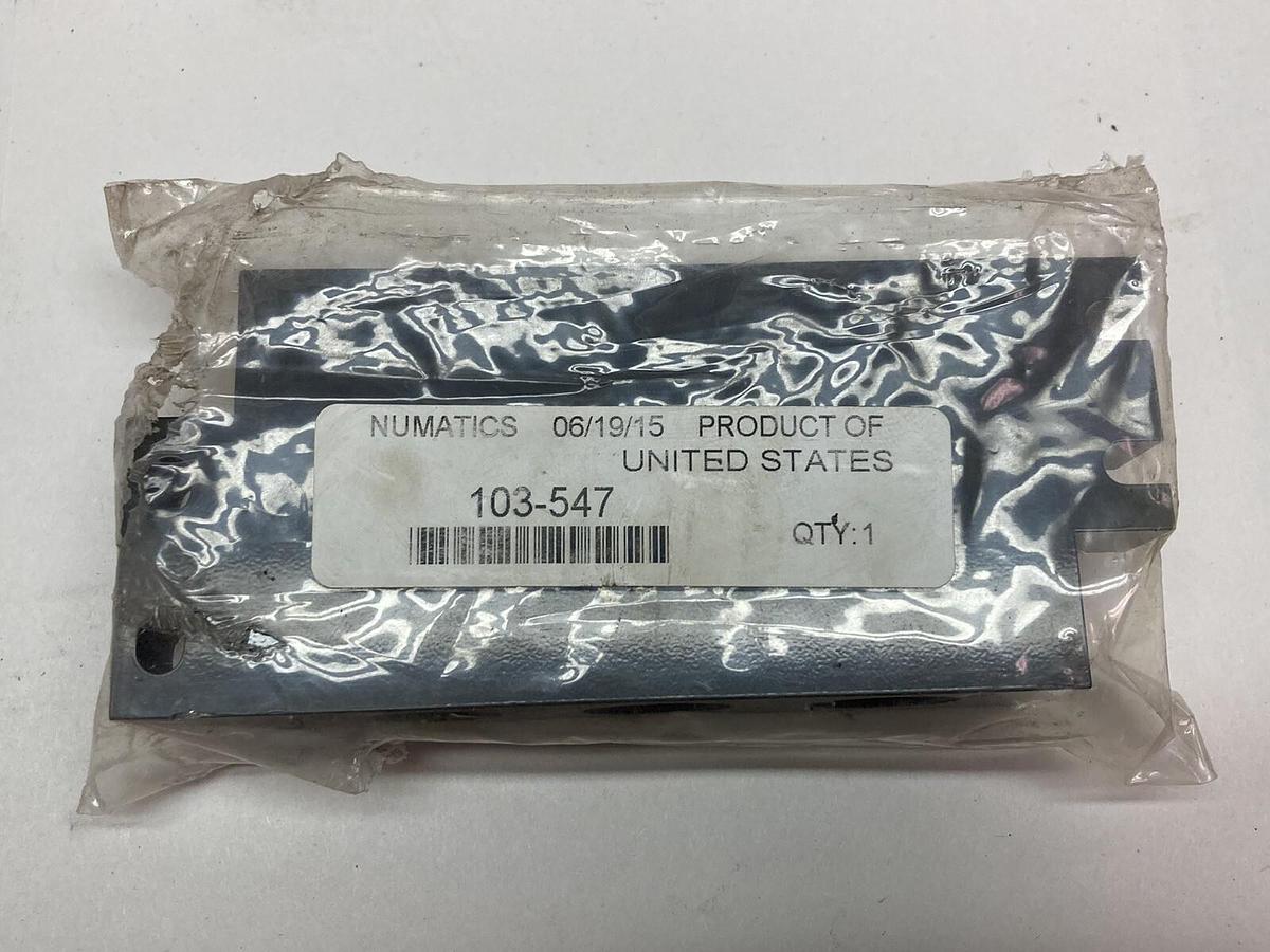 Used Numatics,103-547,Pneumatic Manifold Block