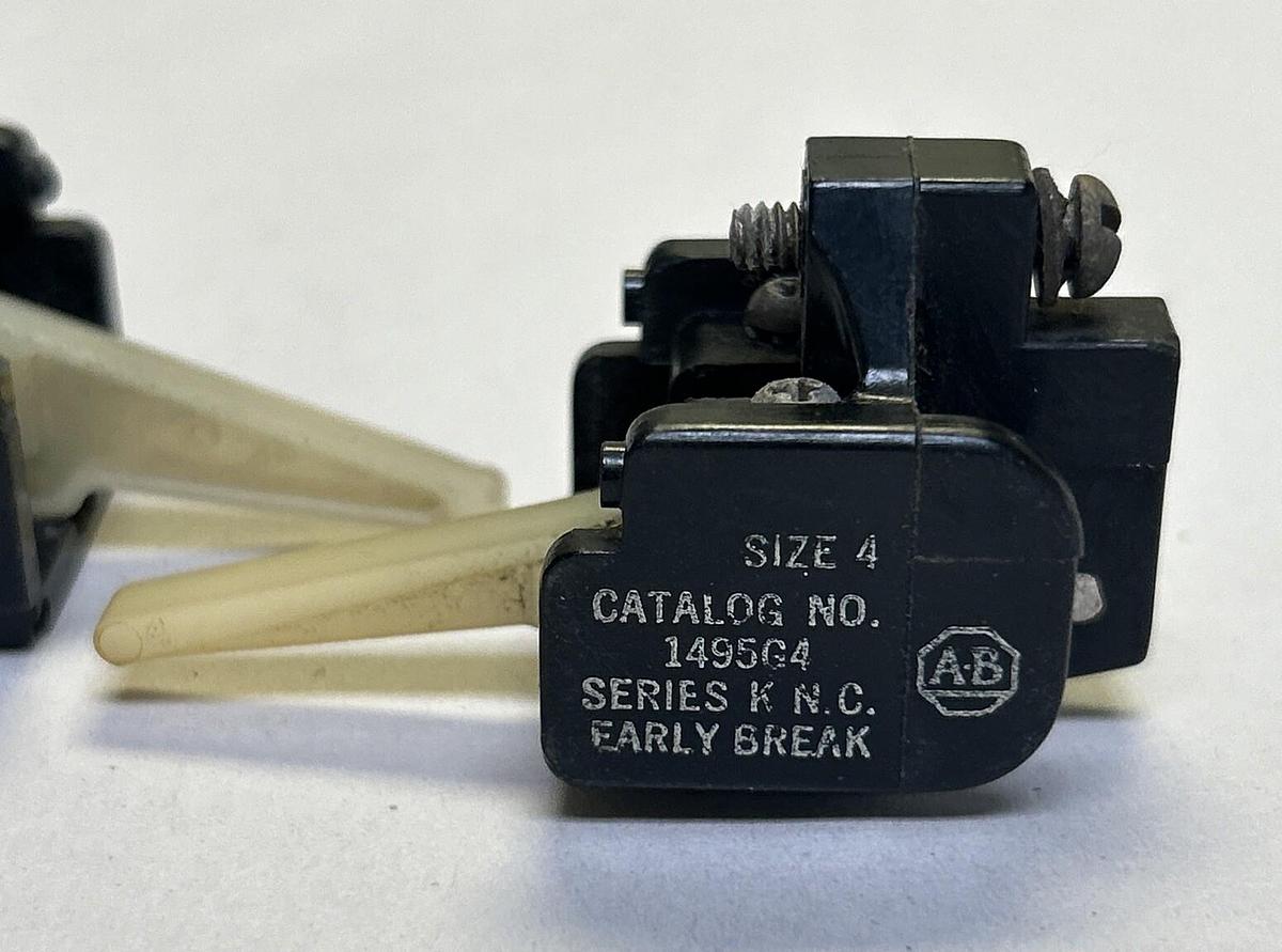 Used ALLEN BRADLEY,1495-G4,AUXILIARY CONTACT SIZE 4 LOT OF 2