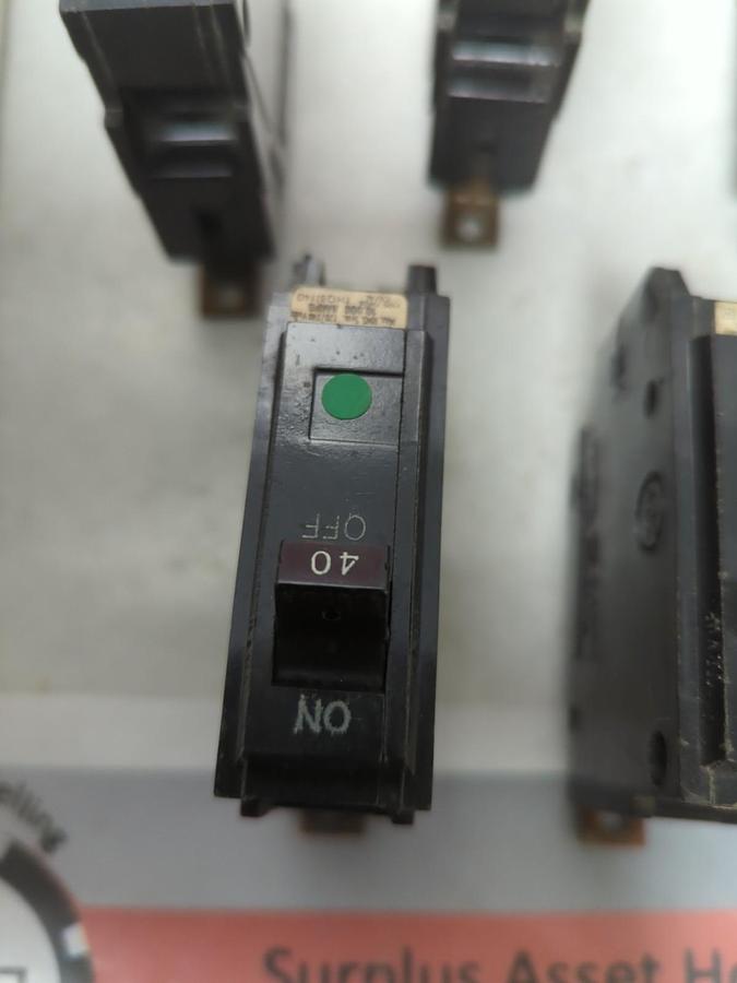 Used GENERAL ELECTRIC,THQB1140,CIRCUIT BREAKER 40 AMP 1-POLE LOT OF 5 PRE-OWNED