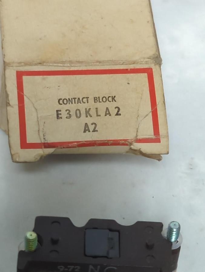 CUTLER HAMMER,E30KLA2,CONTACT BLOCK 600V LOT OF 2 NOS