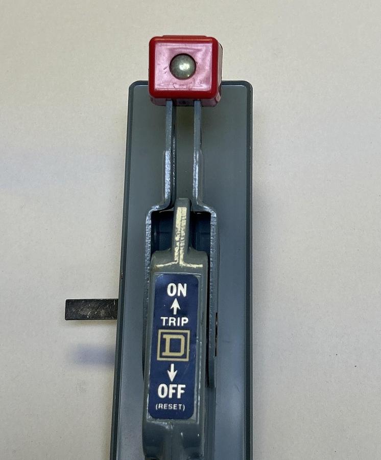 Used SQUARE D,NA,HANDLE MECHANISM