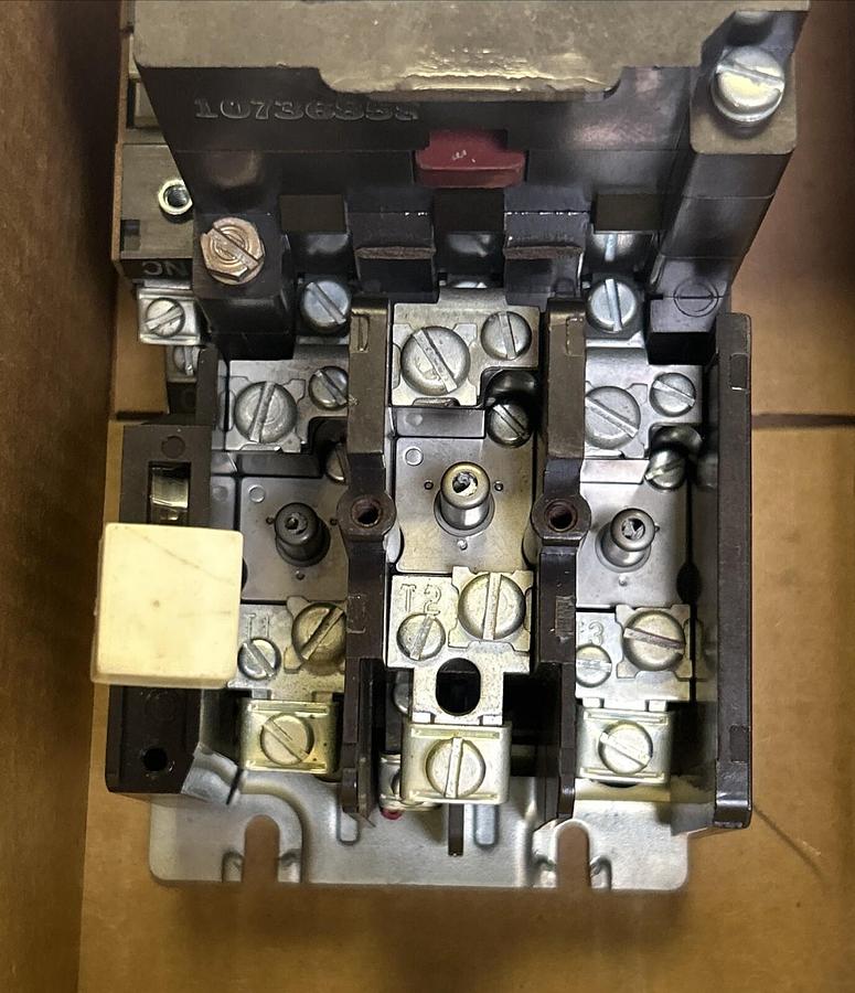 Used CUTLER HAMMER,A10BN0,STARTER SIZE 0 18A