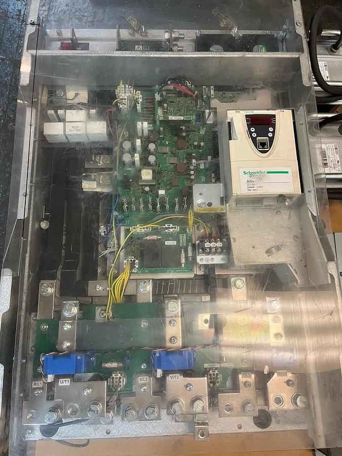 Used SCHNEIDER,ATV71HC20N4,ALTIVAR 71 VFD VARIABLE FREQUENCY DRIVE 300HP 387A