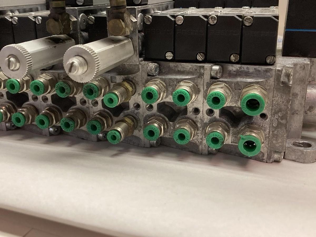 Used Festo,CPX-GE-EV-S,Valve Block w/VIGI-03-4,0 Solenoid Valves
