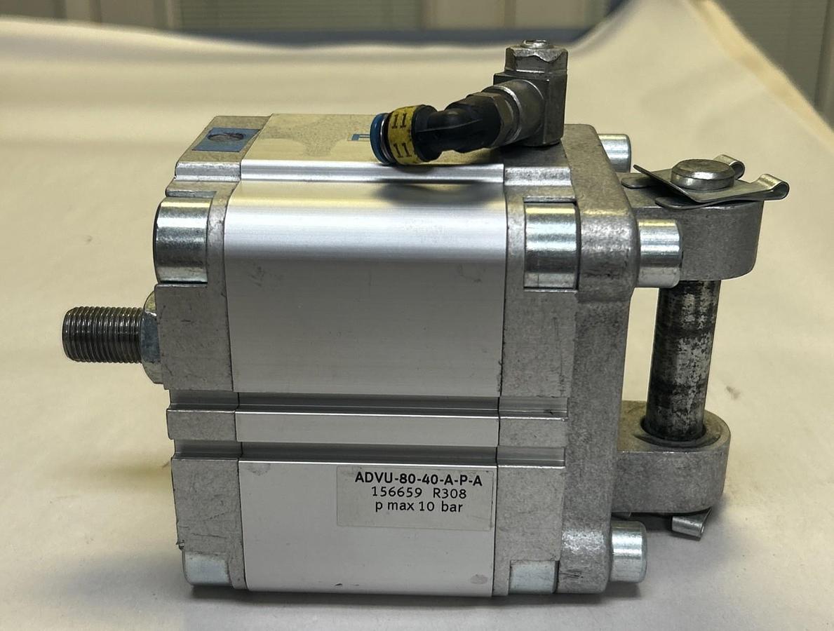 Used FESTO,ADVU-80-40-A-P-A,PNEUMATIC CYLINDER