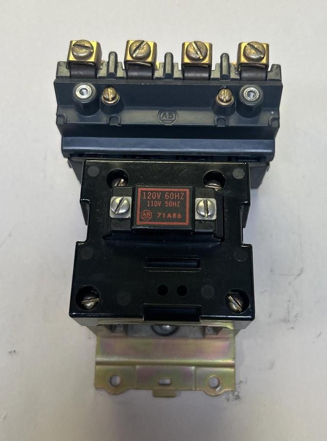 Used ALLEN BRADLEY,702-B0D93,CONTACTOR SIZE 1 27A 600V