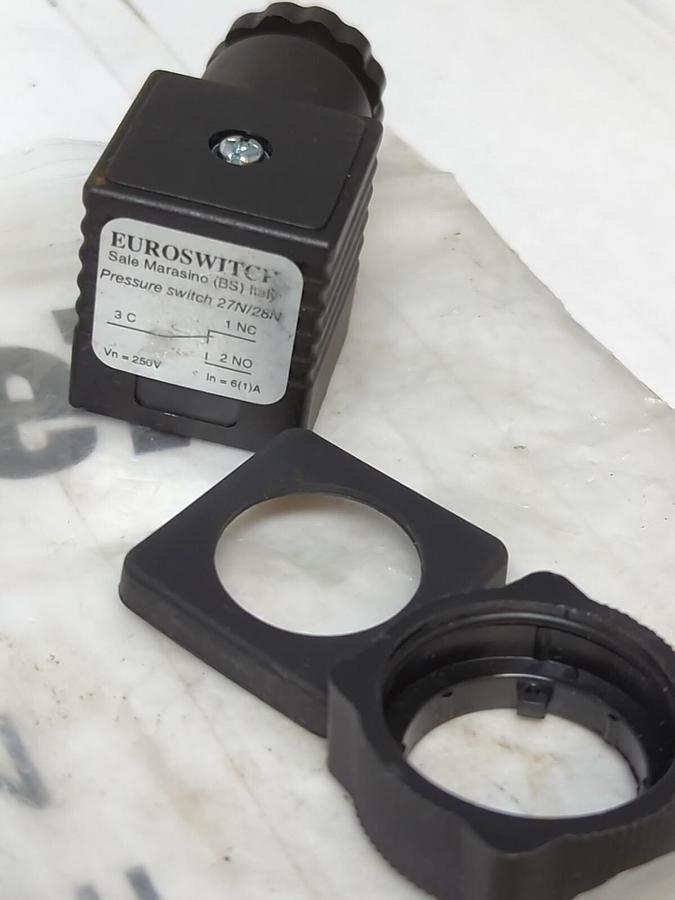 EUROSWITCH,3900005,CONNECTOR ASSEMBLY PRESSURE SWITCH 27N/26N NOS