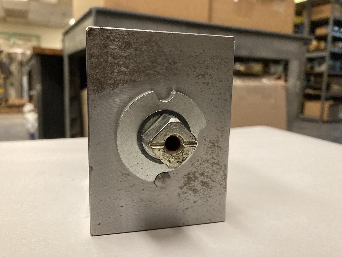 Used Inserta,IBF-B-6124-ND,Adaconn Ball Valve Hydraulics Shut Off