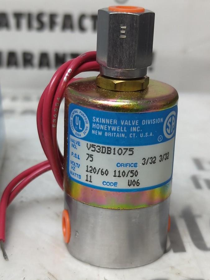 HONEYWELL,V53DB1075,SKINNER VALVE SOLEN 75 PSI  11 WATT ORIFICE 3/32 3/32 NOS