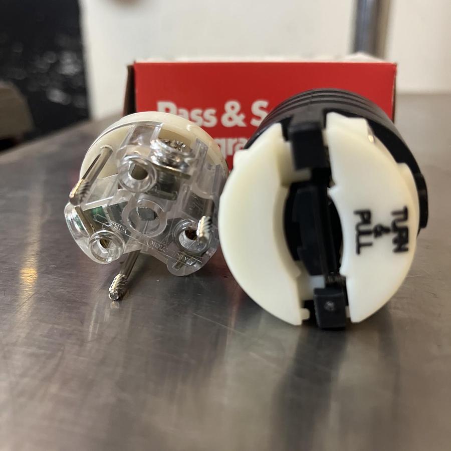 PASS & SEYMOUR LEGRAND,PSL715-P,TURNLOK PLUG 15A 277VAC