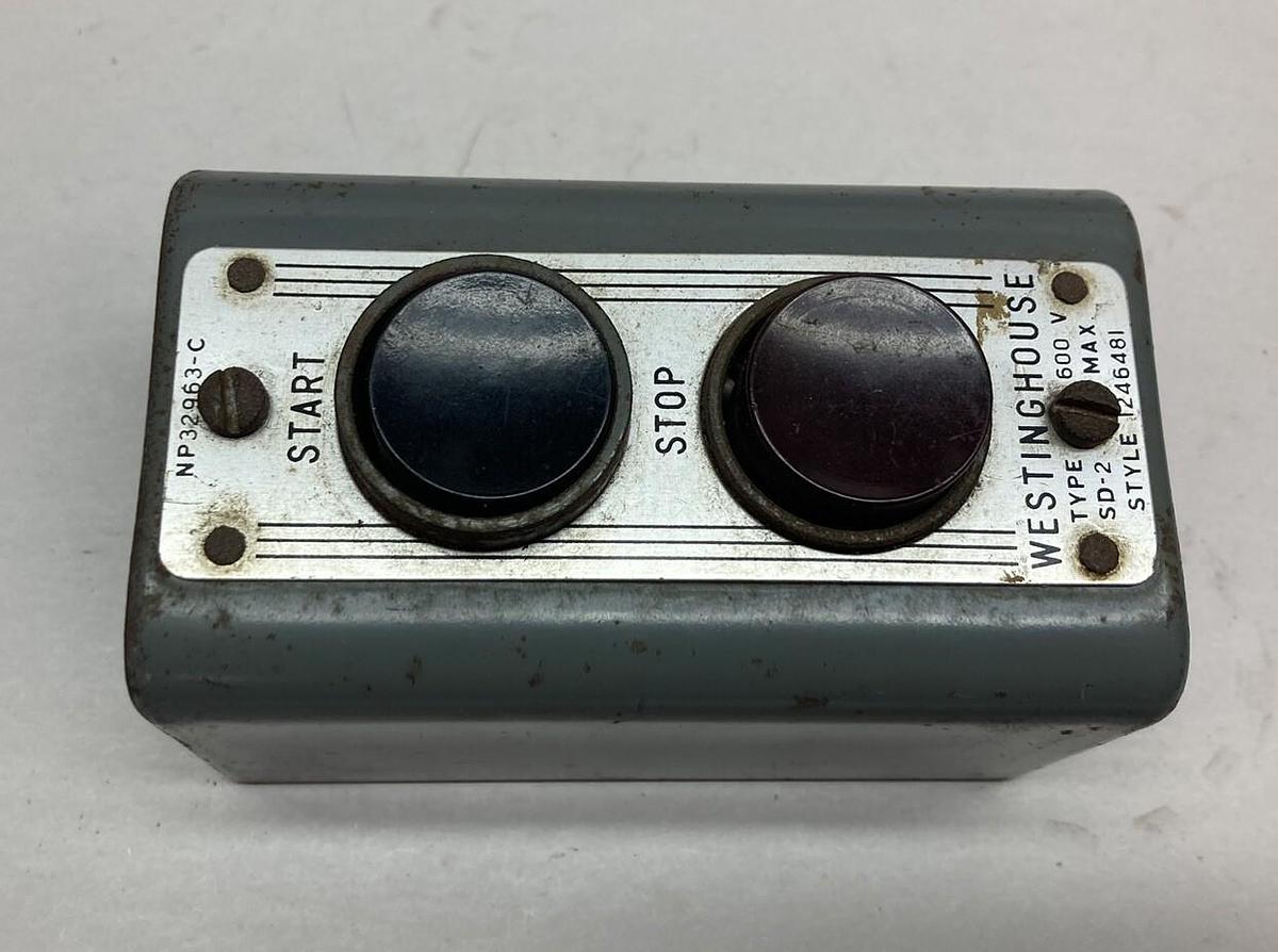 Used Westinghouse,Type SD-2 Style 1246481,Momentary Control Station 600V