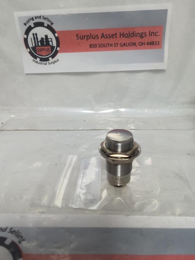 Used ALLEN BRADLEY,871TM-BH10N 30-R3,INDUCTIVE PROXIMITY SWITCH NOS