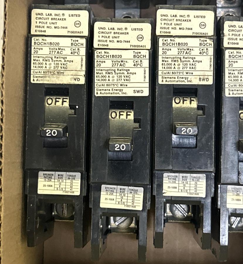 Used SIEMENS,BQCH1B020,CIRCUIT BREAKER 20A 277V 1P LOT OF 8